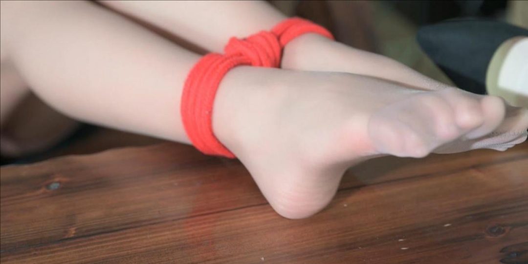 小凡丝袜高跟美腿绳艺展示-7