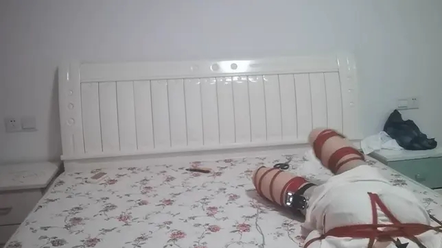 自缚m腿米色短裙-4
