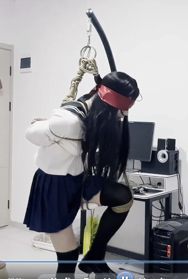 JK过膝袜妹妹的吊缚调教-1