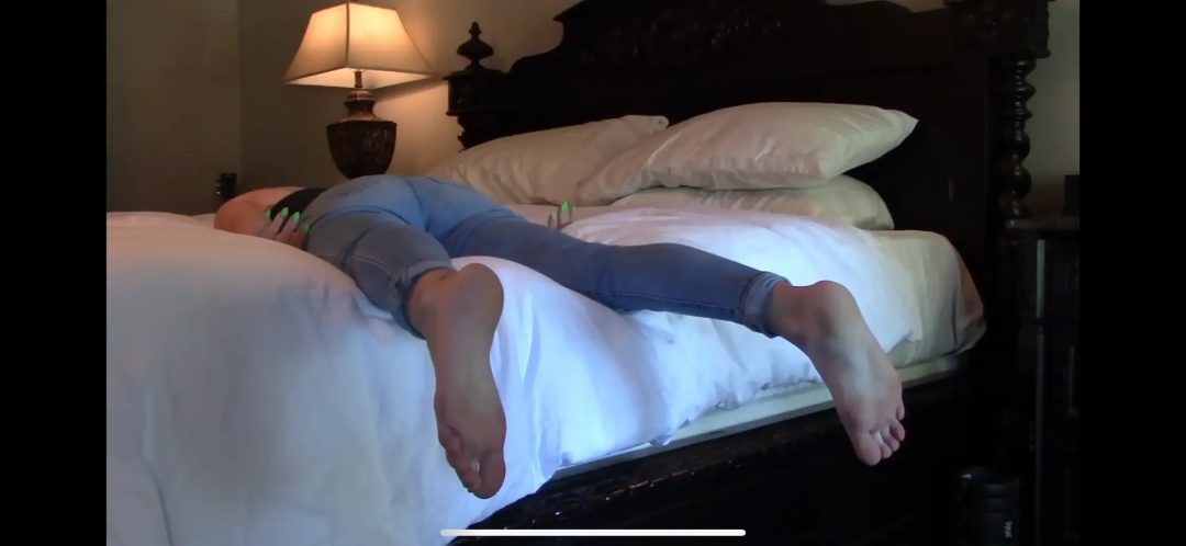 （kayla obey工作室订制）美女kayla被隐形人催眠调教摆弄-3