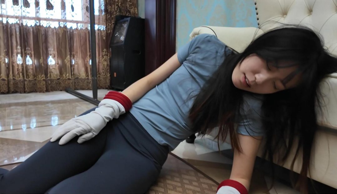 女士下班回家遭偷袭-14