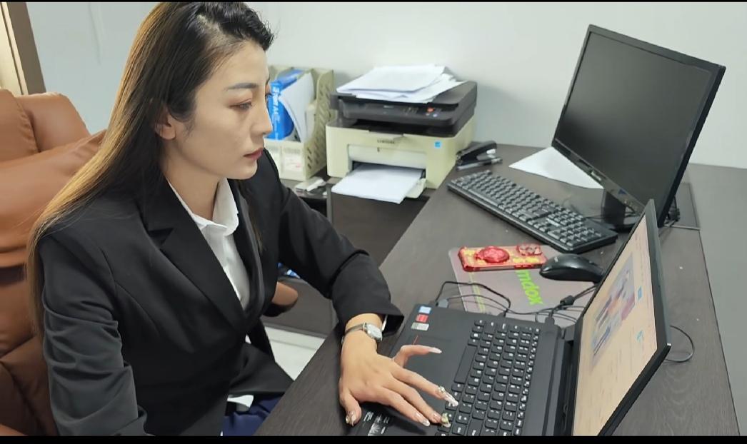 佳佳体验女烈上 老虎凳，十字架，X架-4