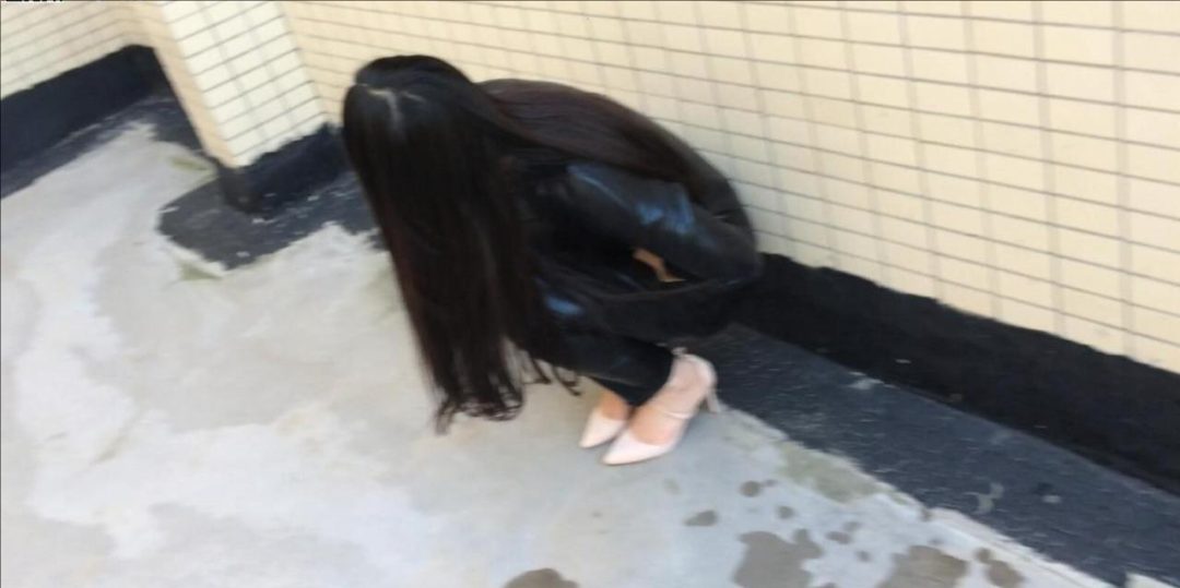 太萌原创——TT皮衣墨镜 飒女被虐腹 打吐水-5