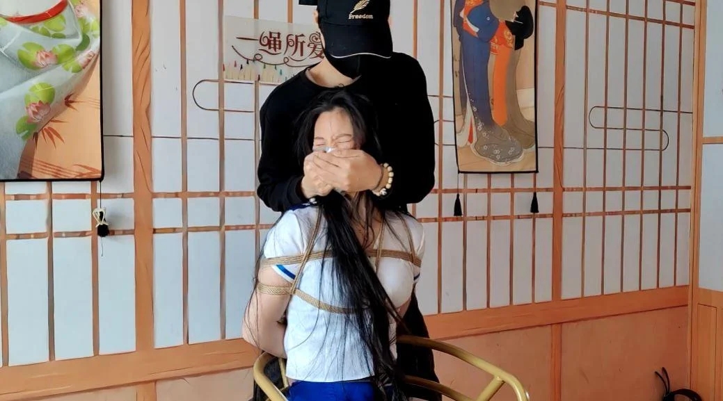 一绳所爱定拍 紫涵捂嘴胶布封口鼻-6