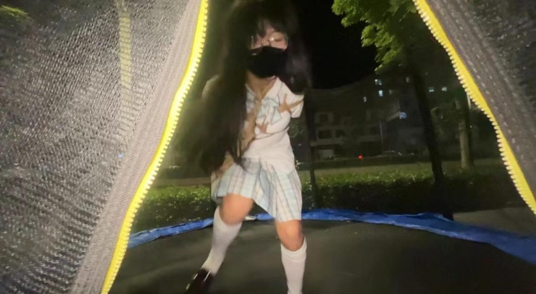 户外捆绑第三弹（桃花公园jk白丝游行）-7