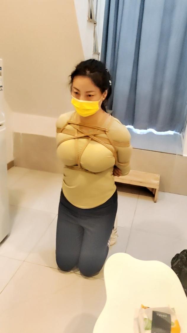 梅丽的紧缚放置逃脱-2