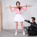 言妍木枷多重铁链固定放置--足球宝贝、棉袜、运动鞋、口球、TK、刺轮、电击