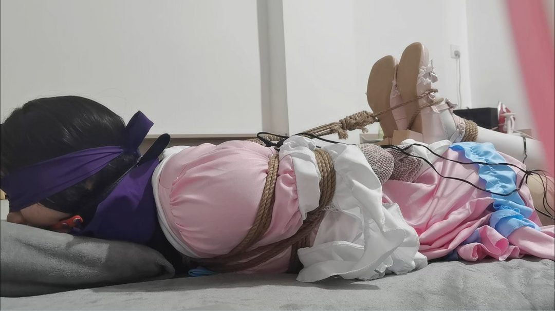 小女仆的极限驷马捆缚-1