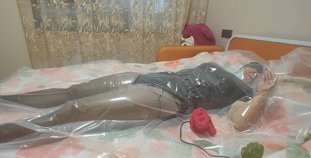 黑丝媳妇真空袋调教之彻底抽干，尖叫挣扎无用-3