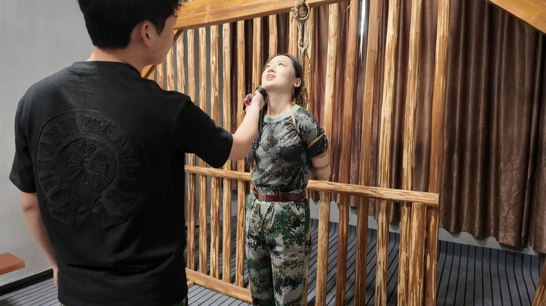 特战队员遭难 老虎凳，吊起来折磨，挠脚心-10