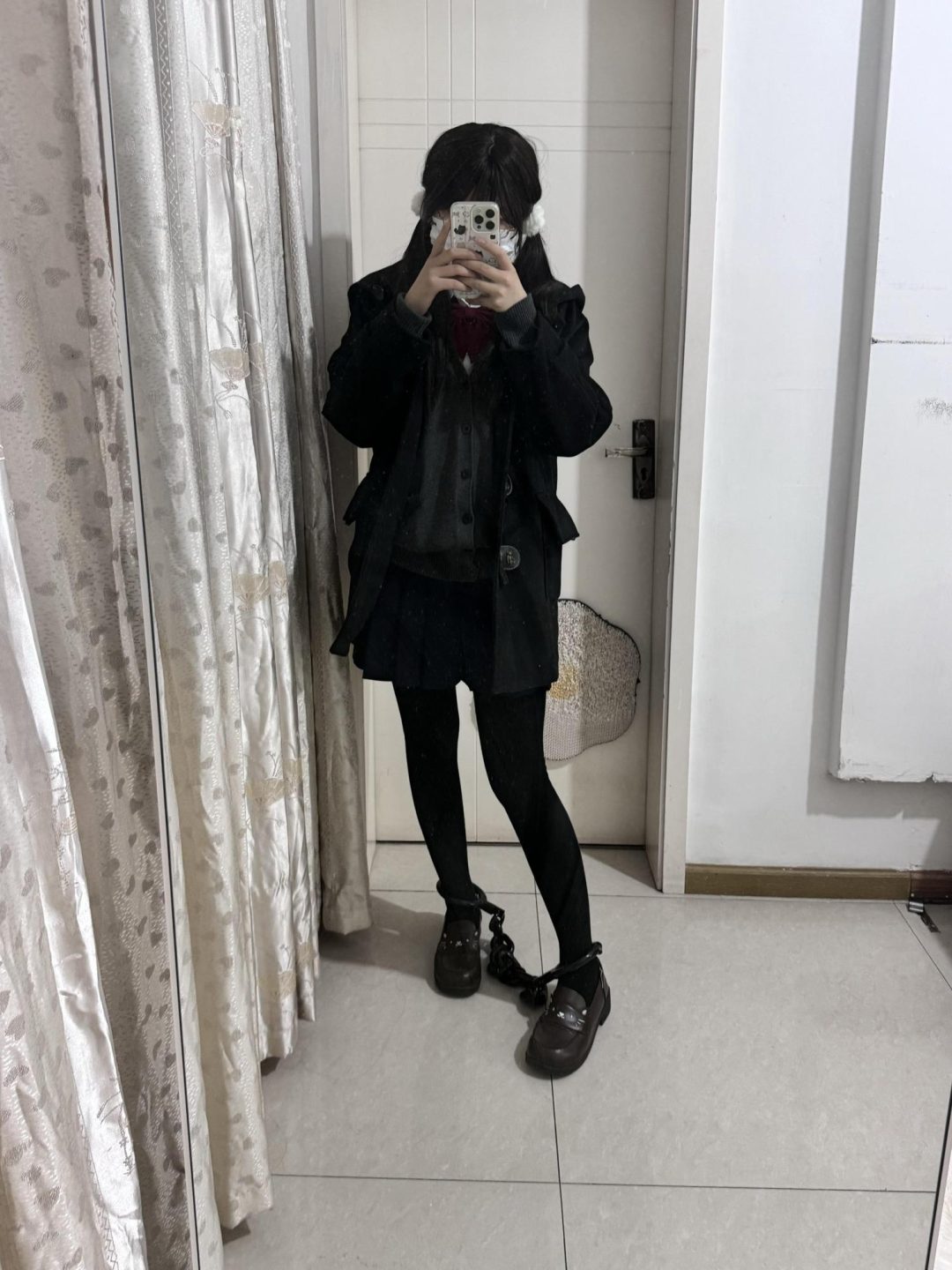 厚黑袜JK妹5斤脚镣体验，初戴脚镣不适应-1