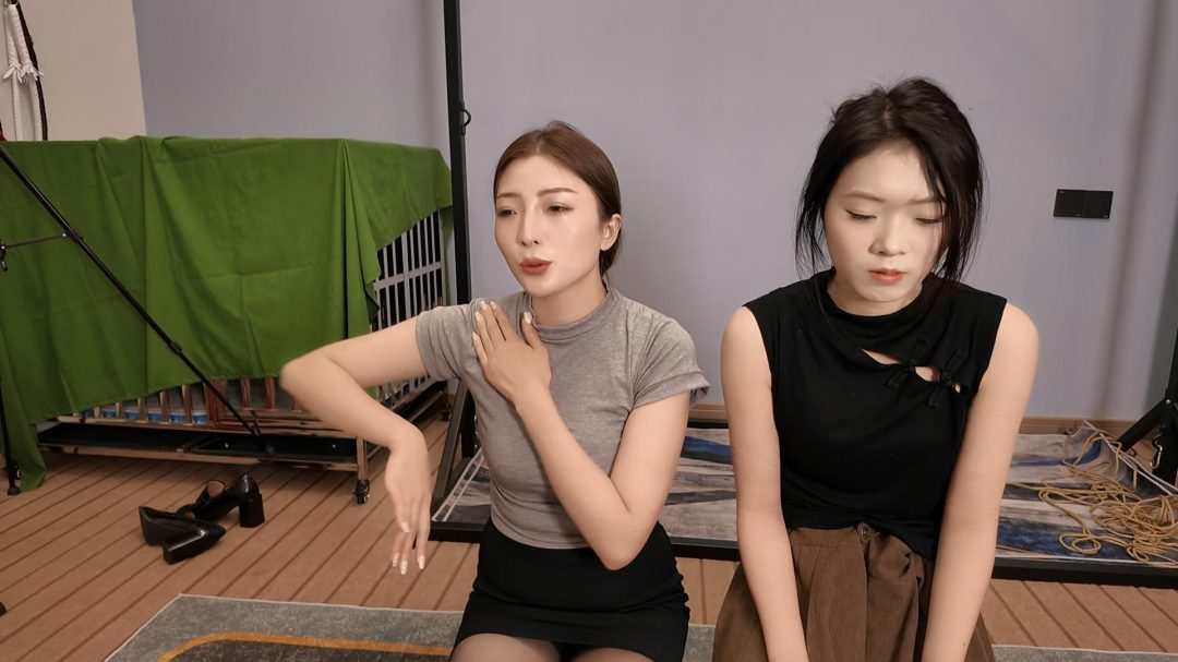 紧缚小夏与佳佳 后手观音 直臂 鞭打 跪 调-15