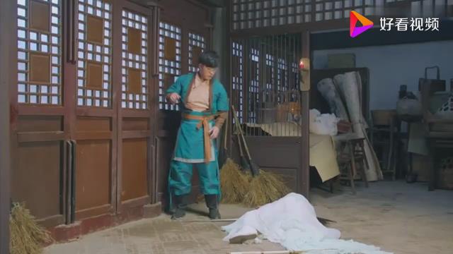 白衣女子和家仆困在黑屋，女子被绑了起来，竟是为了包扎和喂饭-3