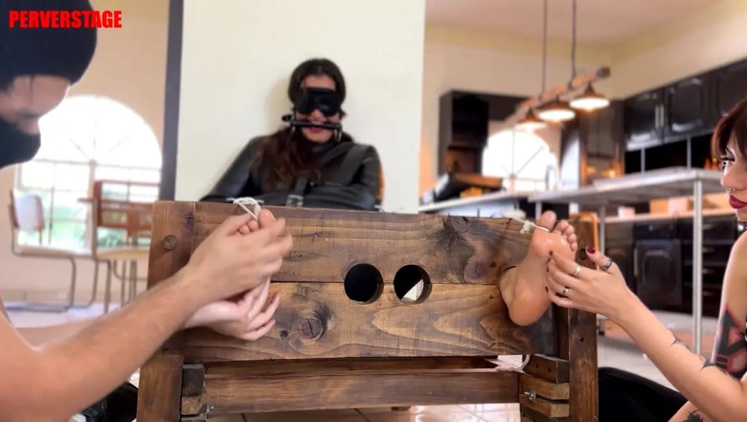 Perverstage – Amazon girl with extremely ticklish feet-5 Perverstage – Amazon girl with extremely ticklish feet-5