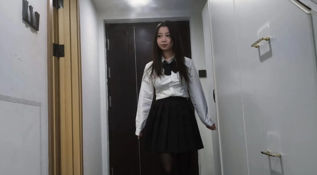 《学妹1》jk日式跪姿捡球 跪姿放置 口球 胸缚 口水肆意 tk tj 清纯学妹等待主人调教-4