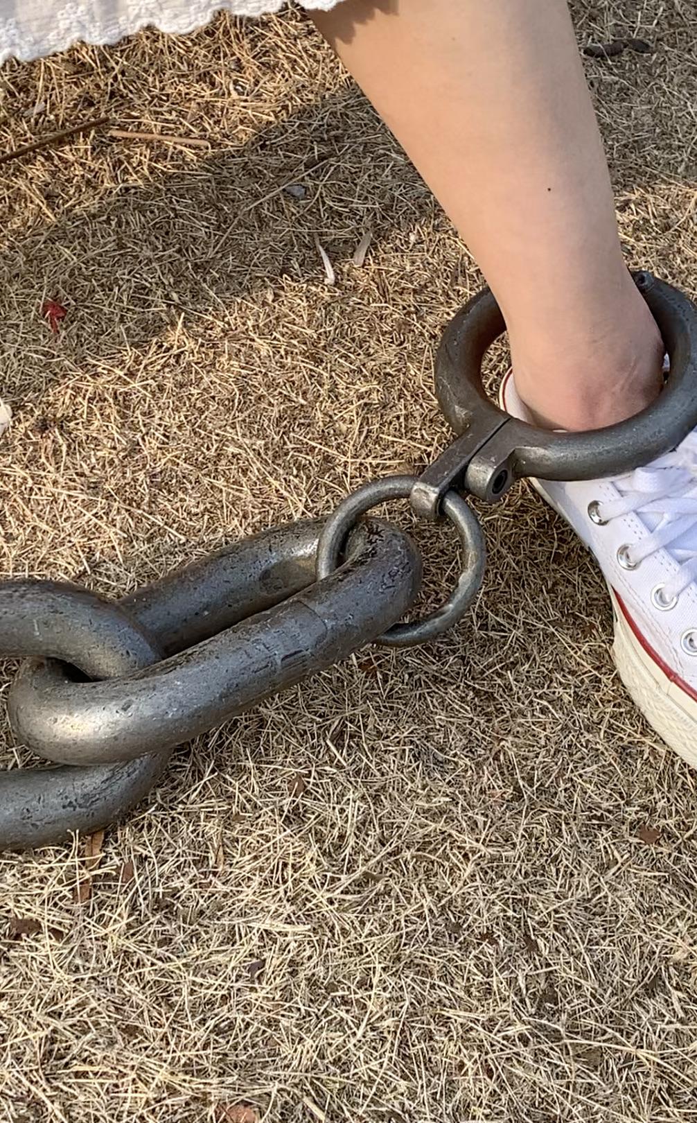 帆布鞋女生22斤脚镣外出（下）完结-3