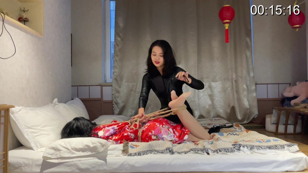 女飞贼入室-3