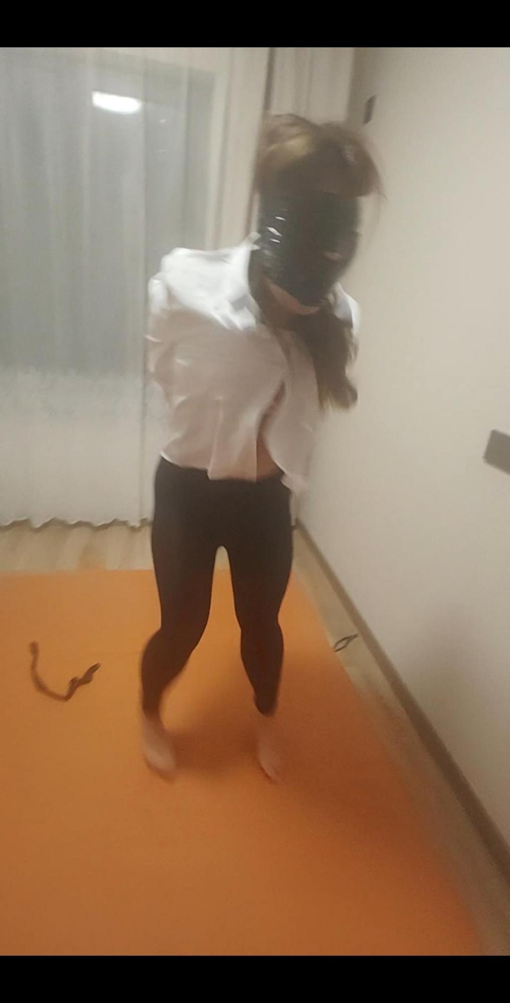 媳妇裸足丝袜堵嘴干呕口水横流窒x调教抽搐，生气崩溃到原地乱跳-5