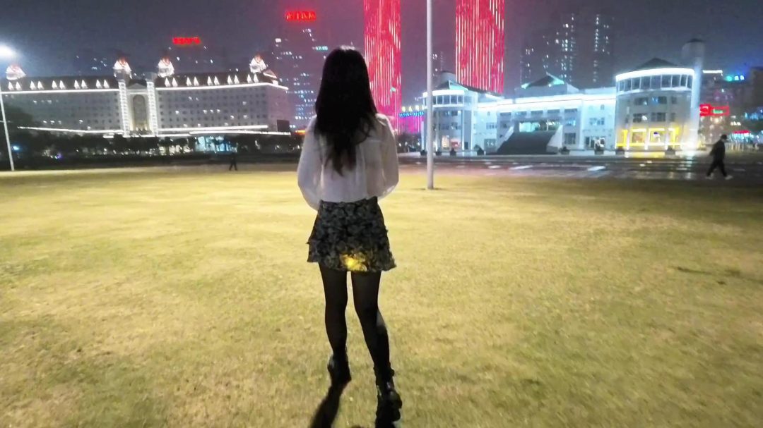 户外游戏:红绳绳衣/灯光G塞/透视衬衣/微透超短裙/商场区-1 户外游戏:红绳绳衣/灯光G塞/透视衬衣/微透超短裙/商场区-1