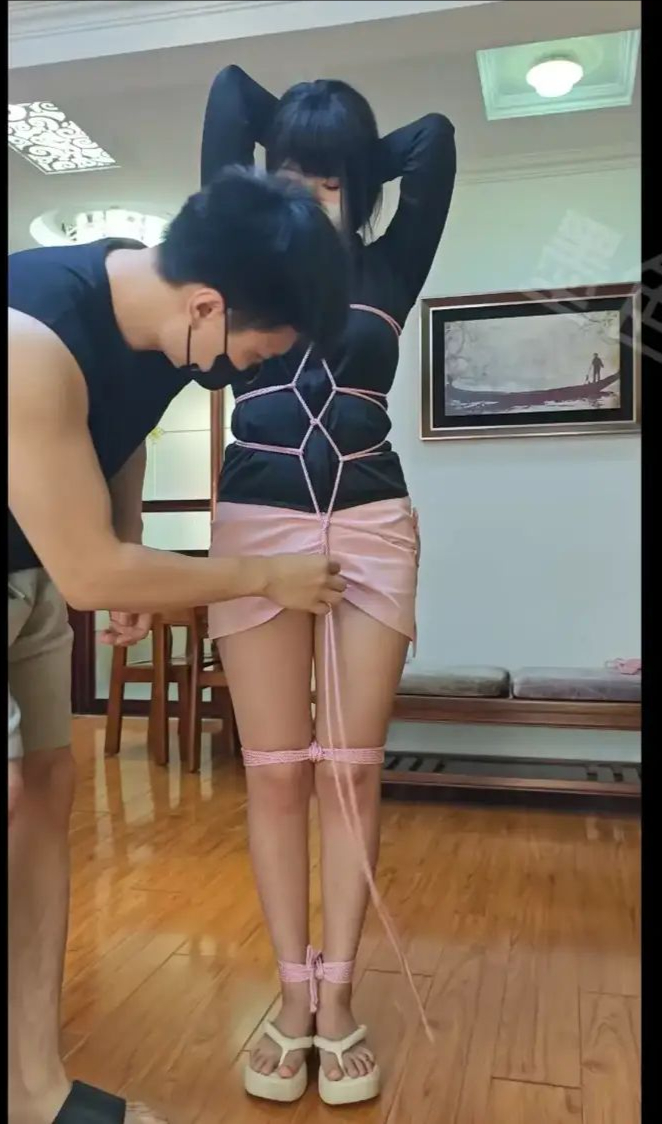 股绳龟甲双手脑后捆绑 口球惩罚-7