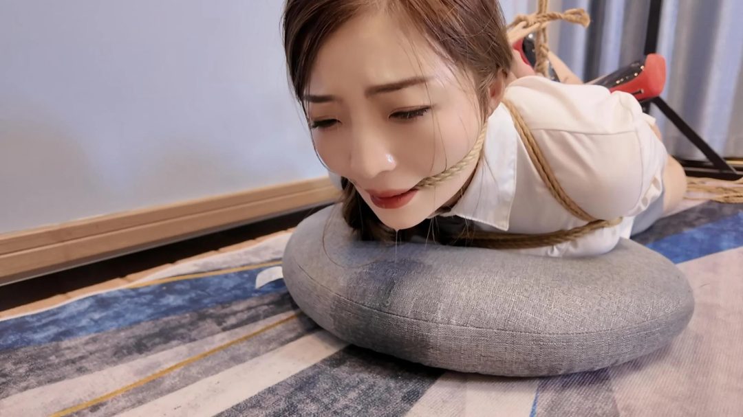 后手观音紧缚放置-1