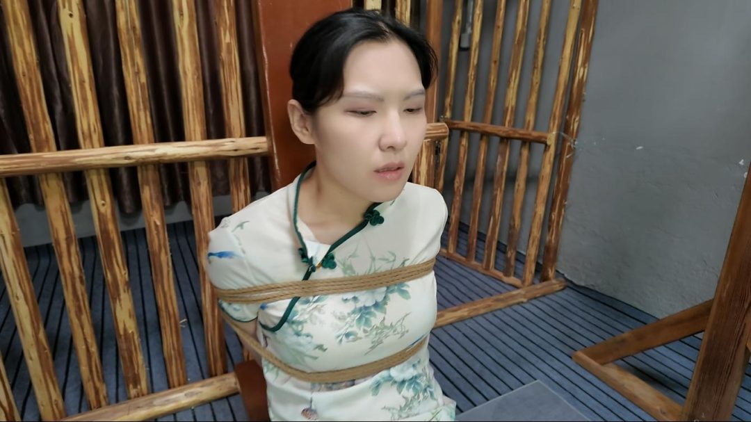 定拍南宫月老虎凳2-2