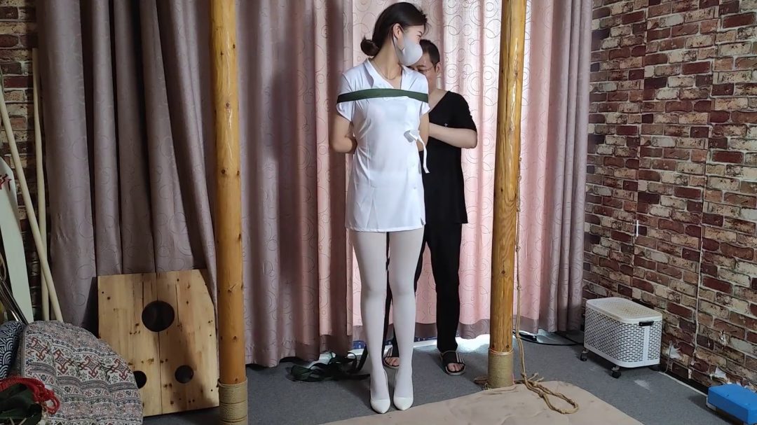 杨蕊小护士 股绳驷马吊-2