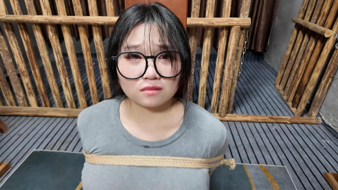 定拍小遥打脚心-2