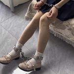 袜里丝JK学妹的镣铐测评-小白袜包肉丝-四副脚镣测评