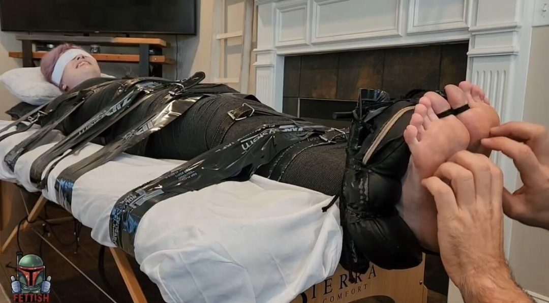 Fettish – The Tickle Table – Claire Coda-2