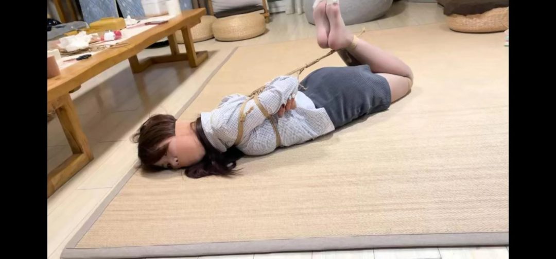 丝袜堵嘴 下(超紧)-4