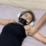 清纯学妹遭大字捆绑 美腿玉足+强力挠痒+腋下TK+大字固定 挣扎叫喊声不断！