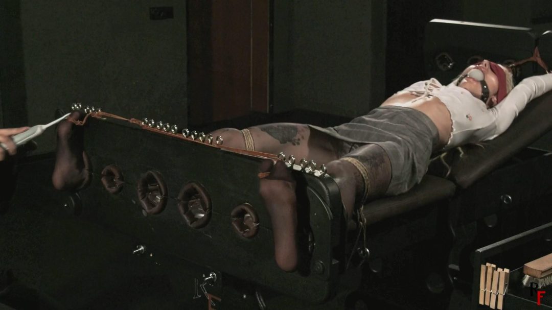 Dreadlock Jane - Nylon feet tickling in stocks (FULL HD MP4)-3 Dreadlock Jane - Nylon feet tickling in stocks (FULL HD MP4)-3