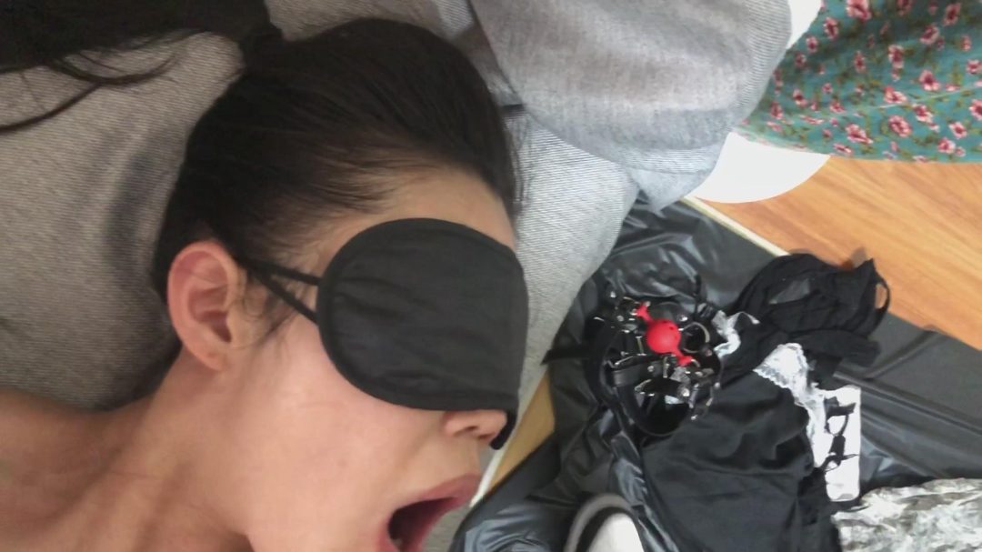 新的女M妮妮第二次见面，继续深度交流，口才很好的女孩^-6