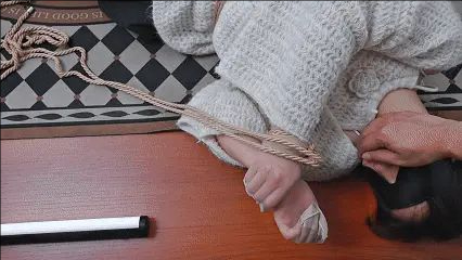 捆绑，囚禁，痛苦呻吟，玩弄抽打，无法反抗-3