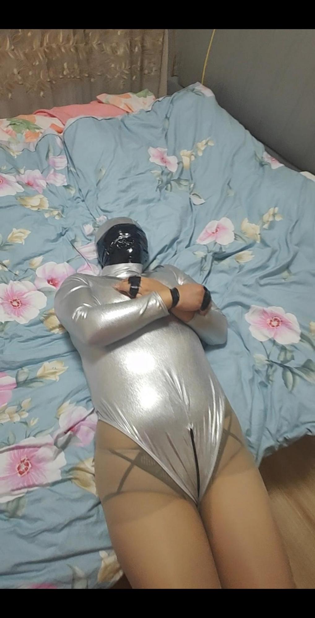 泳帽窒x抓烂，胶带狠狠缠脸，塑料袋套头窒x（下）-3