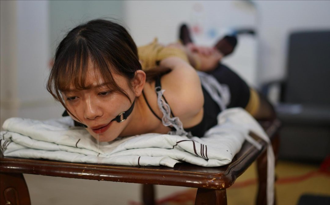 珊珊女仆黑丝 超紧并肘直臂捆绑-2