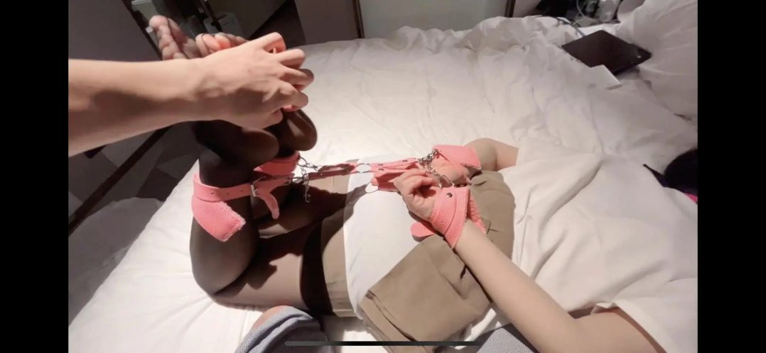 jk女大学生丝袜 驷马 俯卧 堵嘴 挠痒 皮鞭 恋足 口球 TK JK 捆绑 丝袜 捆绑-6