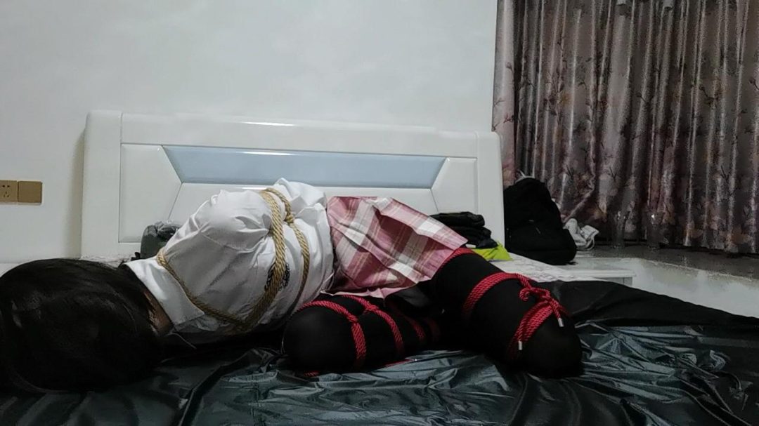 小璇的自缚-后手折腿挣扎-2