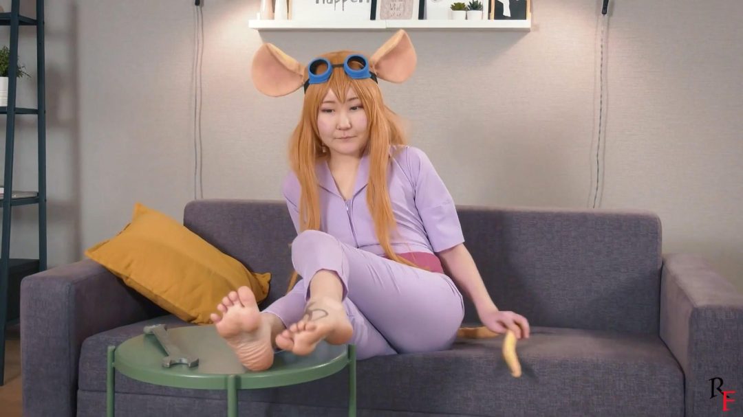 Gadget Hackwrench from Chip and Dale cosplay by Madoka - Foot show-4 Gadget Hackwrench from Chip and Dale cosplay by Madoka - Foot show-4