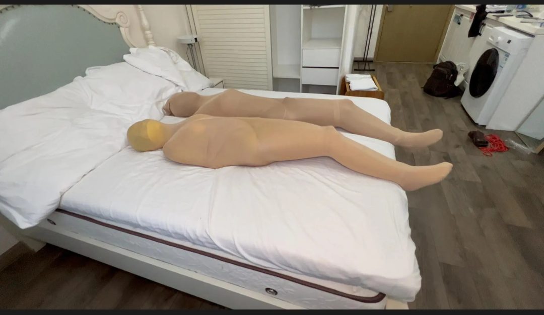男女双人丝袜全包木乃伊丝袜木乃伊【女绑男与男女一起】-4