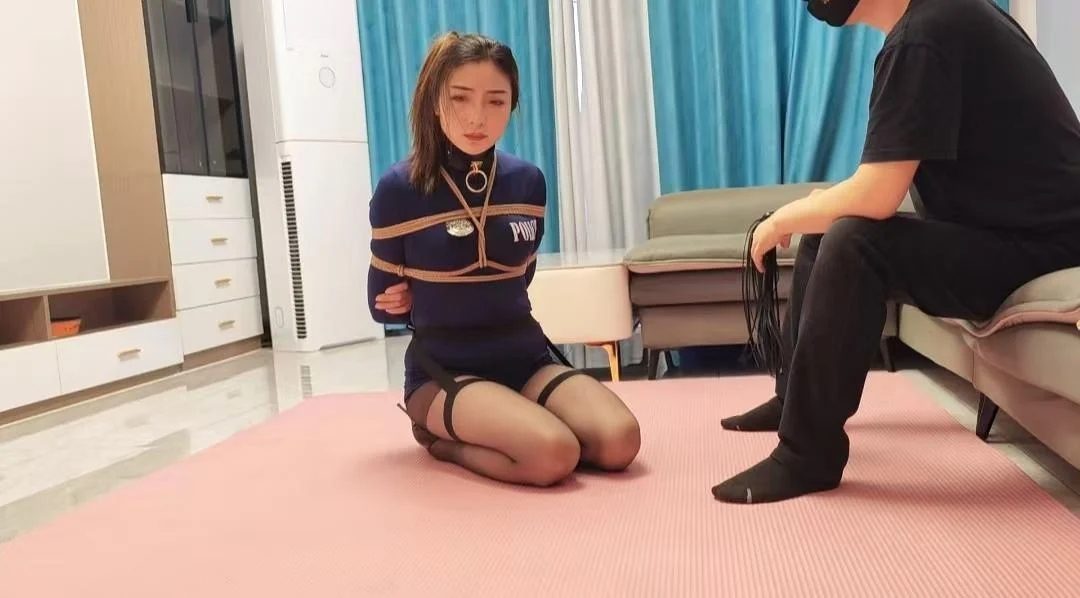 女搜查被擒记-2