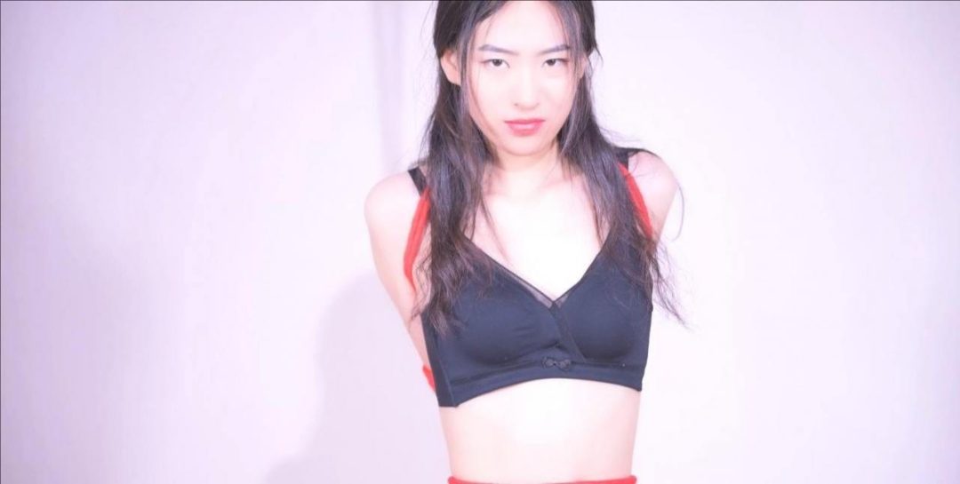 小凡内衣红绳直臂站缚和驷马缚--柔情挣扎-1