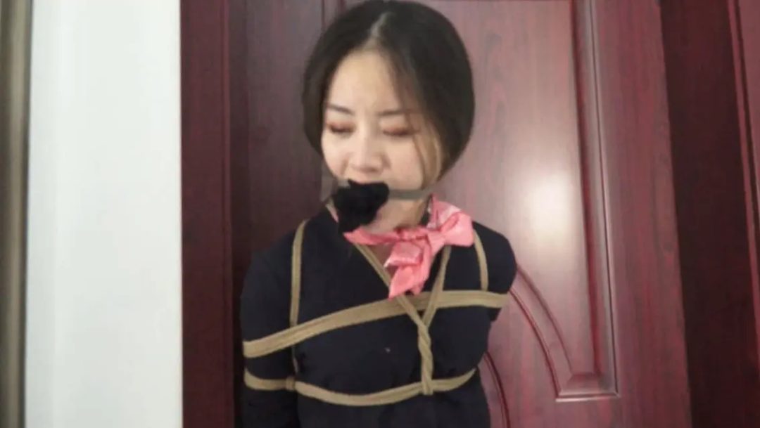 [空姐的战争 - 下] 女女、美腿、堵嘴、调教、空姐、黑丝-6