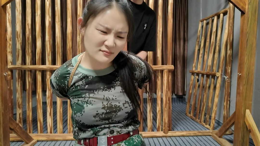 特战队员遭难 老虎凳，吊起来折磨，挠脚心-7