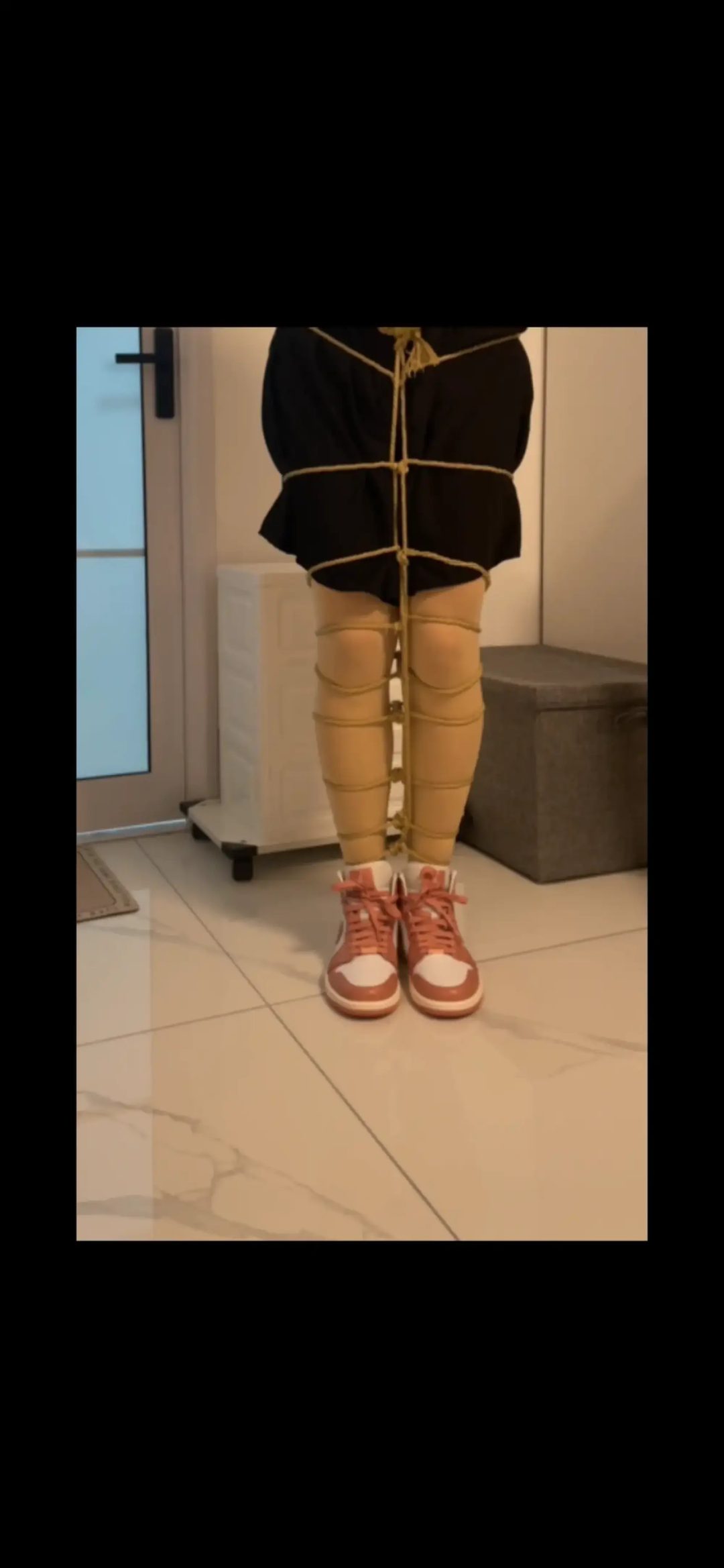 麻绳捆绑挣扎-5