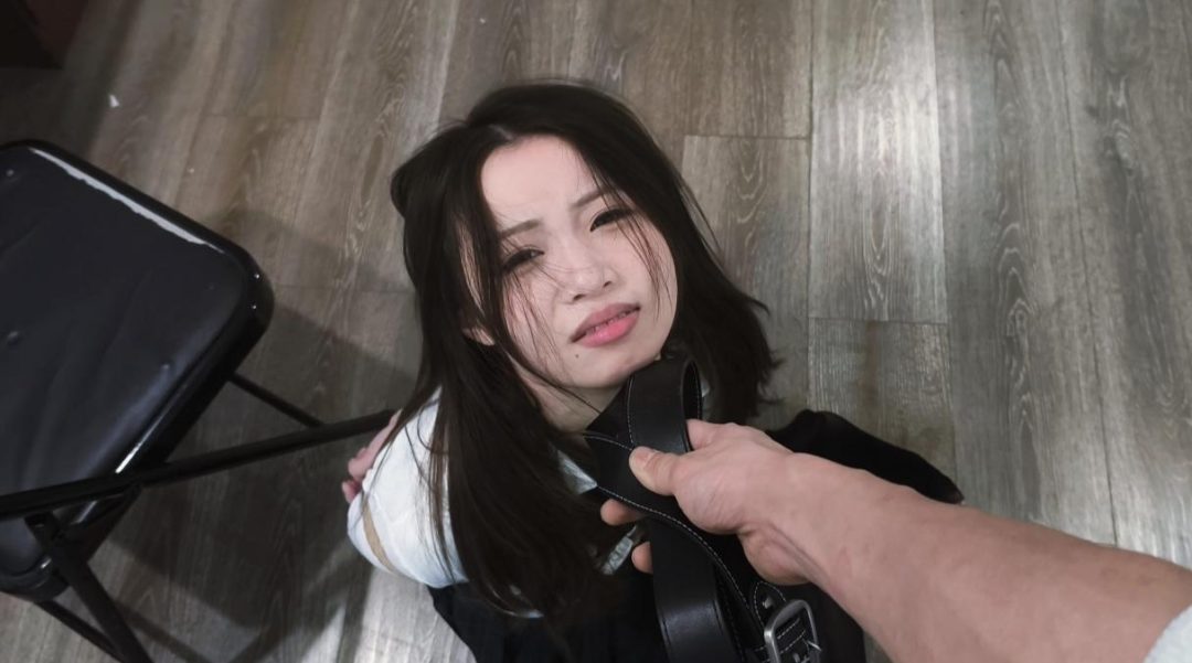 《学妹1》jk日式跪姿捡球 跪姿放置 口球 胸缚 口水肆意 tk tj 清纯学妹等待主人调教-2