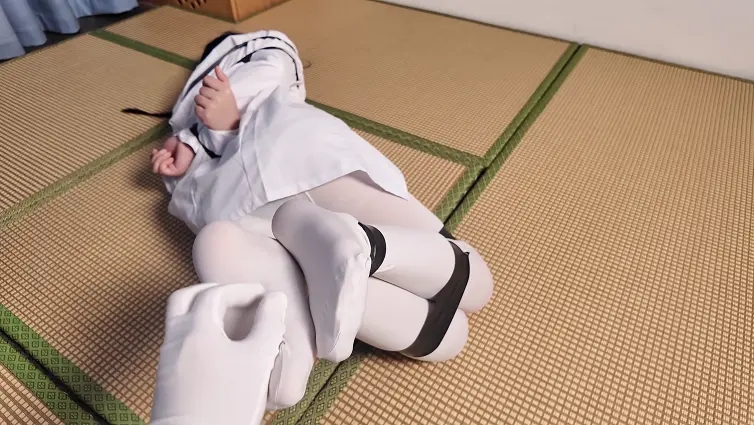 贪睡的护士实习生，被胶带紧缚的绝望-9