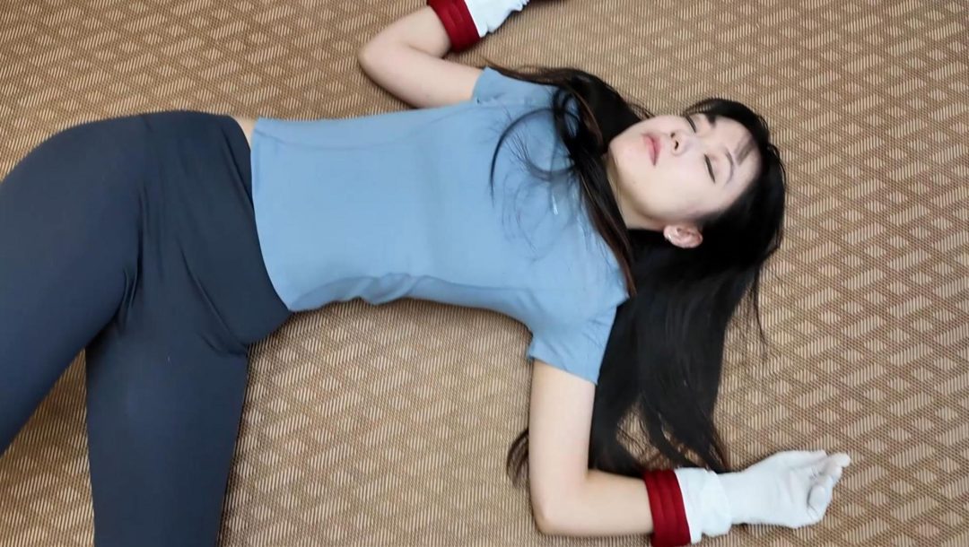 女士下班回家遭偷袭-6