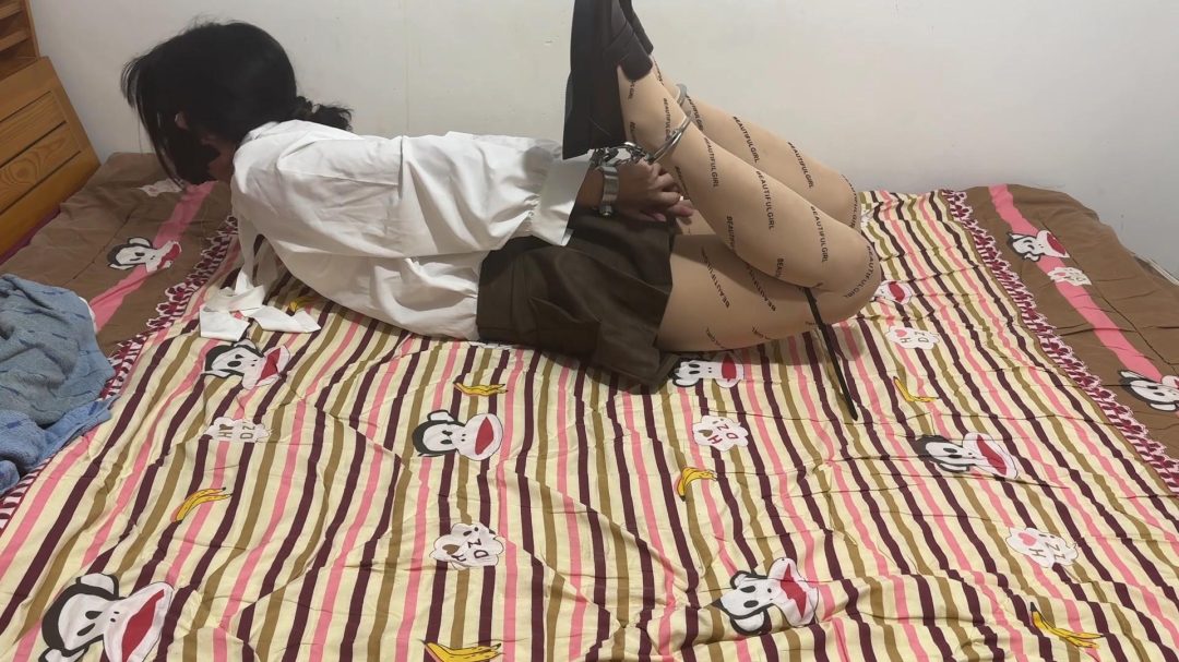 定拍 可爱的小南娘塞上刚塞 感官封闭自缚挣脱-1